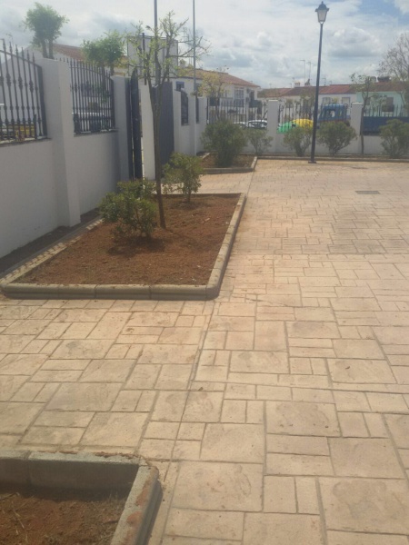 Mejora zonas verdes 004