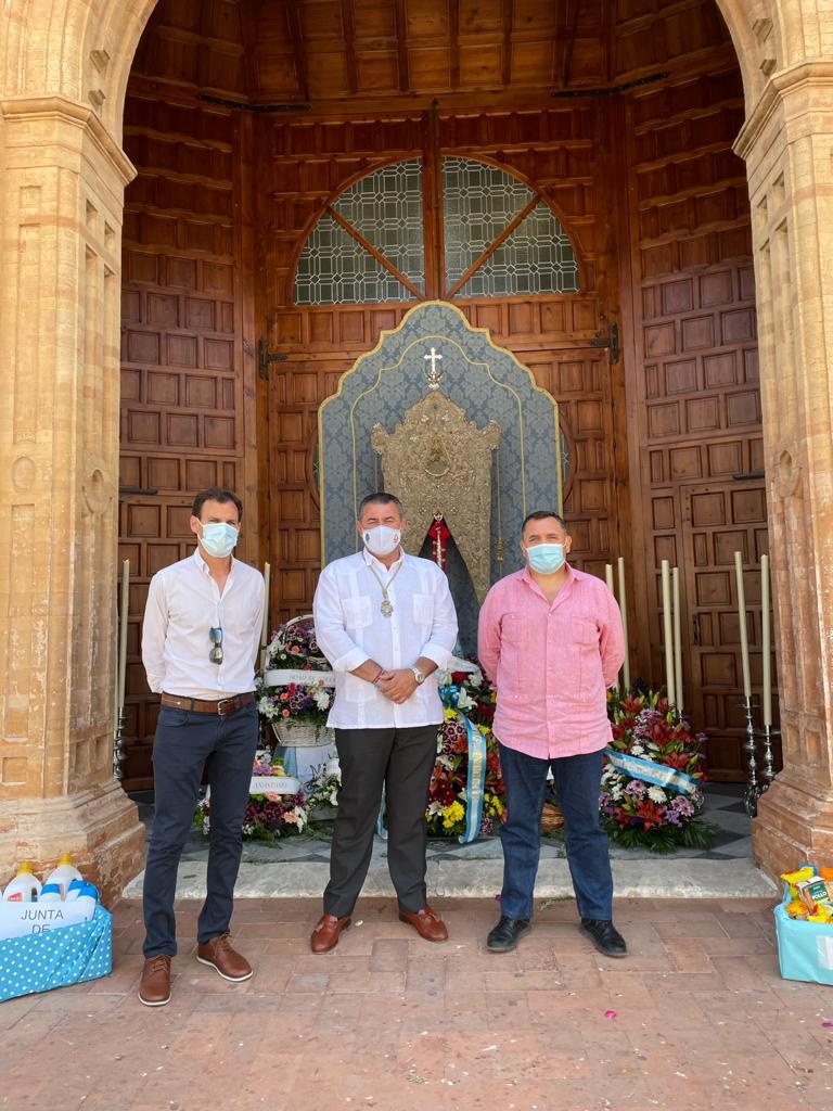 OFRENDA FRORAL A NUESTRO SIMPECADO